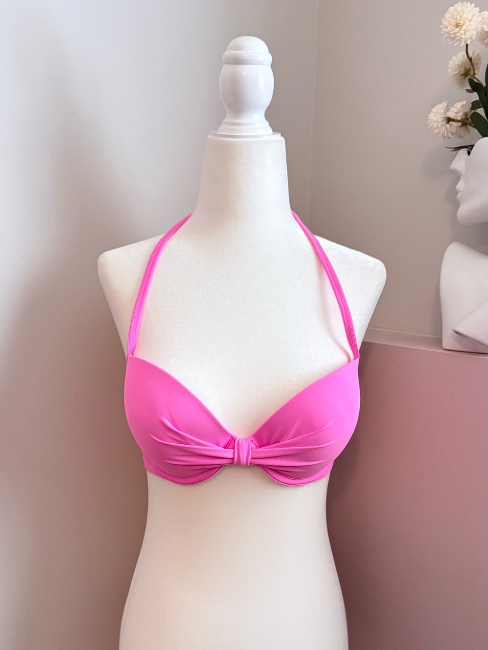 Cupshe Women's Medium Pink Halter Bikini Top - Bright Pink Swim Bra Top